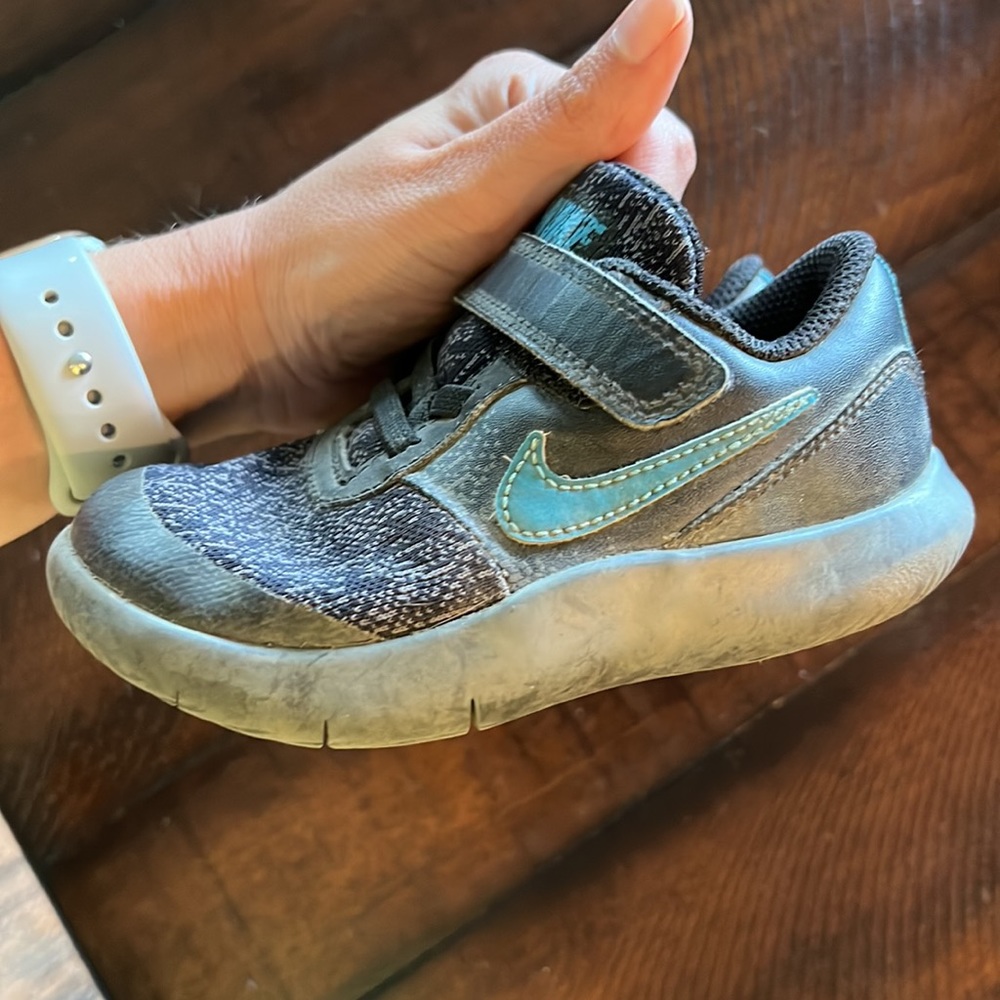 Nike toddler sneakers